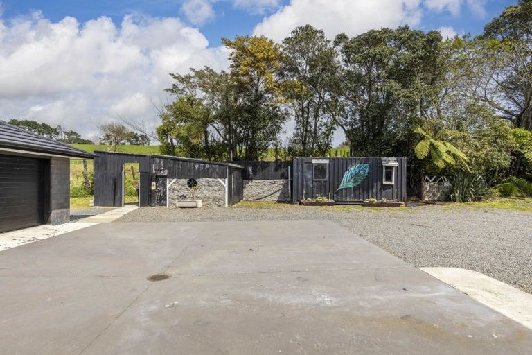 Photo of property in 1402 Devon Road, Brixton, Waitara, 4382