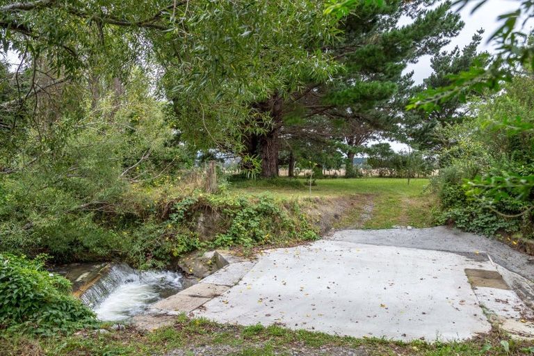 Photo of property in 80 Johnston Street, Featherston, 5710