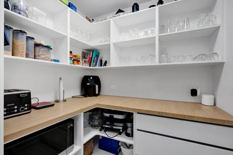 Photo of property in 57 Brooklands Road, Brooklands, New Plymouth, 4310