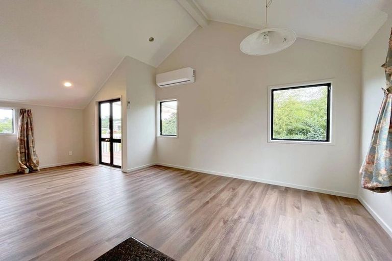 Photo of property in 1/41 Howard Road, Northcote, Auckland, 0627