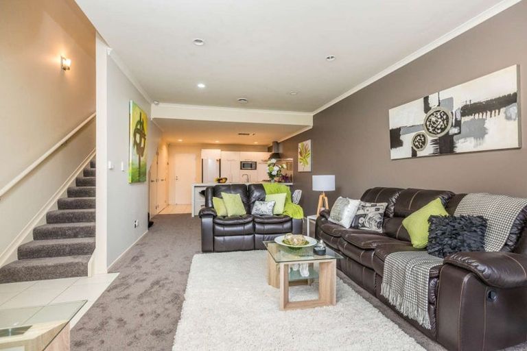 Photo of property in 12 Figaro Crescent, Takanini, 2112