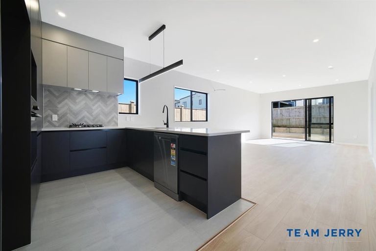 Photo of property in 45 Tributary Parade, Karaka, Papakura, 2113