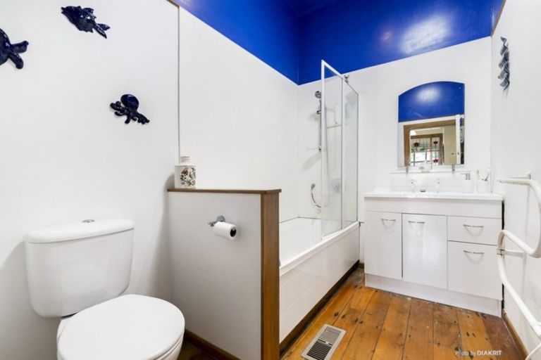 Photo of property in 28 Hohiria Road, Hataitai, Wellington, 6021