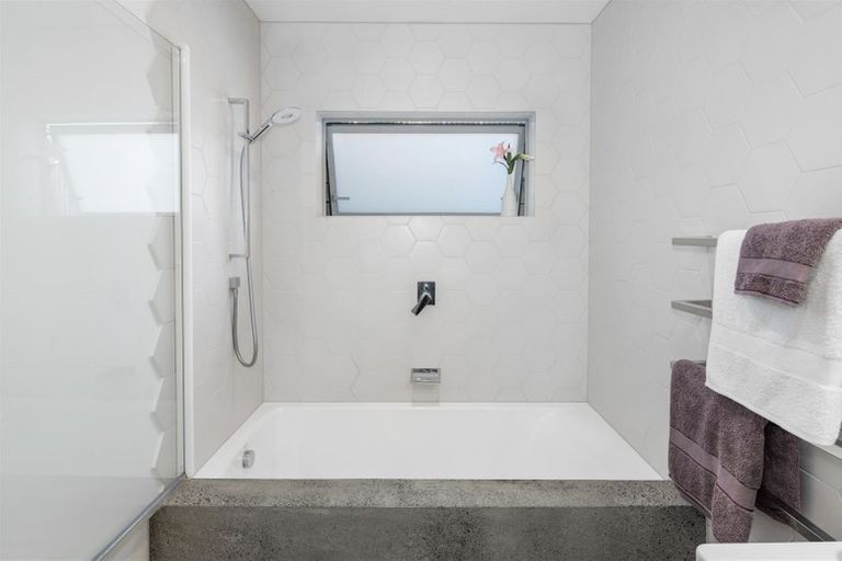 Photo of property in 221 Houghton Bay Road, Houghton Bay, Wellington, 6023