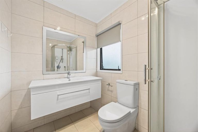 Photo of property in 70 De Quincey Terrace, Highland Park, Auckland, 2010