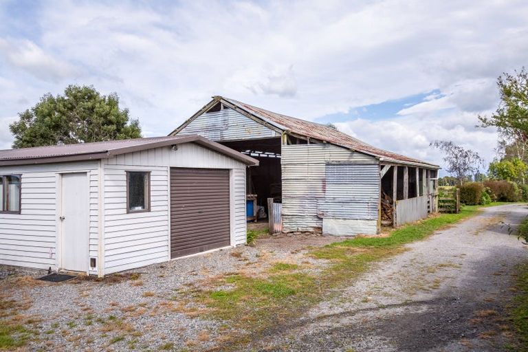 Photo of property in 345 Waihakeke Road, Waihakeke, Carterton, 5792