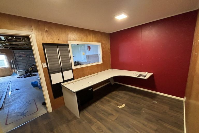 Photo of property in 20 Karaka Street, Merrilands, New Plymouth, 4312