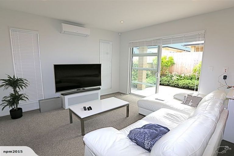 Photo of property in 5 Ko Lane, Golflands, Auckland, 2013