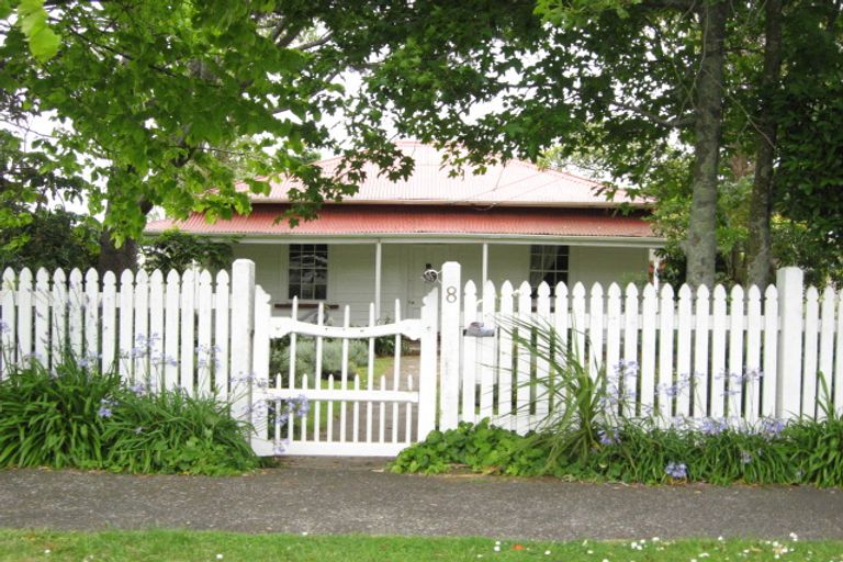 Photo of property in 8 Wallace Road, Mangere Bridge, Auckland, 2022