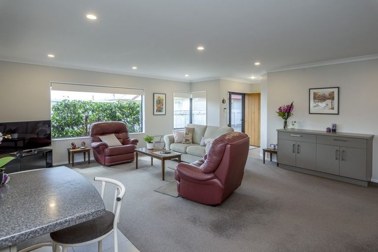 Photo of property in 63a Winchester Street, Levin, 5510