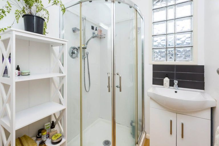 Photo of property in 6 Tui Grove, Elderslea, Upper Hutt, 5018