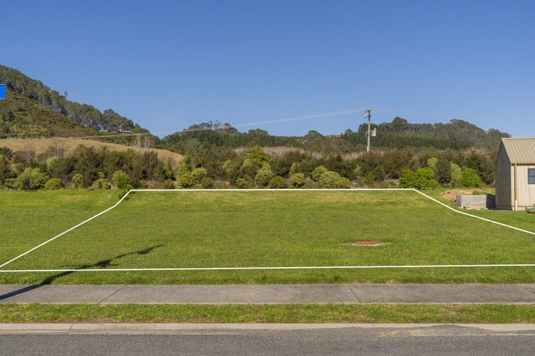 Photo of property in 13 Oliver Leighs Drive, Cooks Beach, 3591