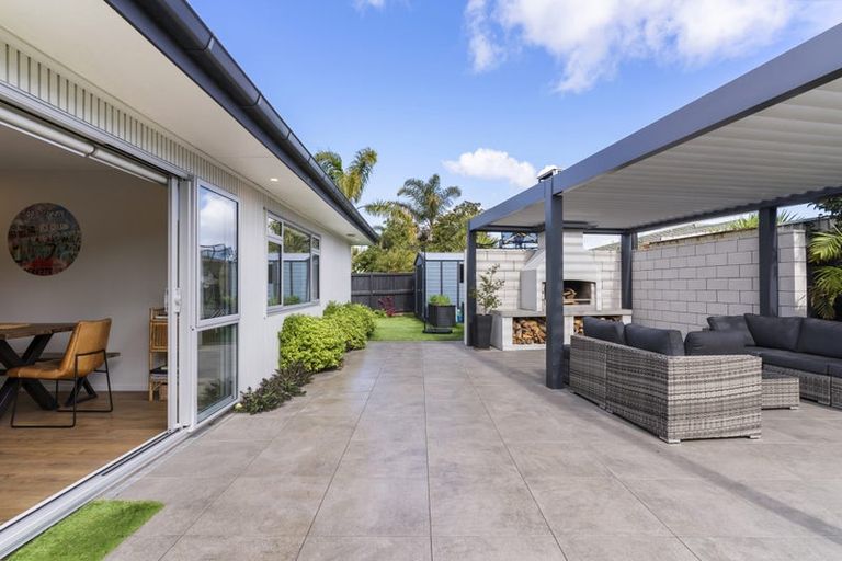 Photo of property in 28 Jane Gifford Place, Half Moon Bay, Auckland, 2012