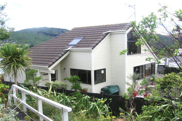 Photo of property in 81 Northland Road, Northland, Wellington, 6012