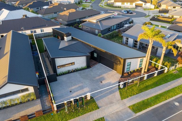 Photo of property in 115 The Boulevard, Papamoa Beach, Papamoa, 3118