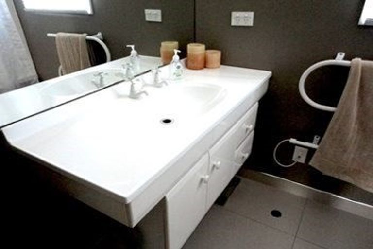 Photo of property in 4/20 Office Road, Merivale, Christchurch, 8014