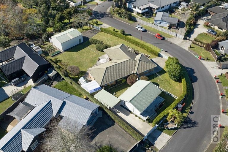 Photo of property in 2 Applemoors Way, Riverhead, 0820