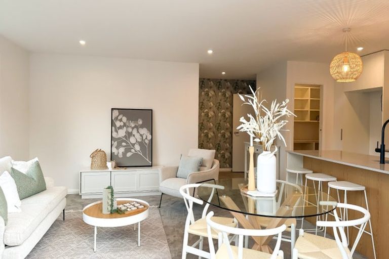 Photo of property in 2 Samuel Place, Terrace End, Palmerston North, 4410