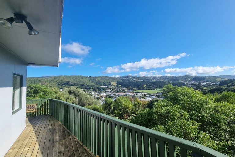 Photo of property in 20 Bay Lair Grove, Island Bay, Wellington, 6023