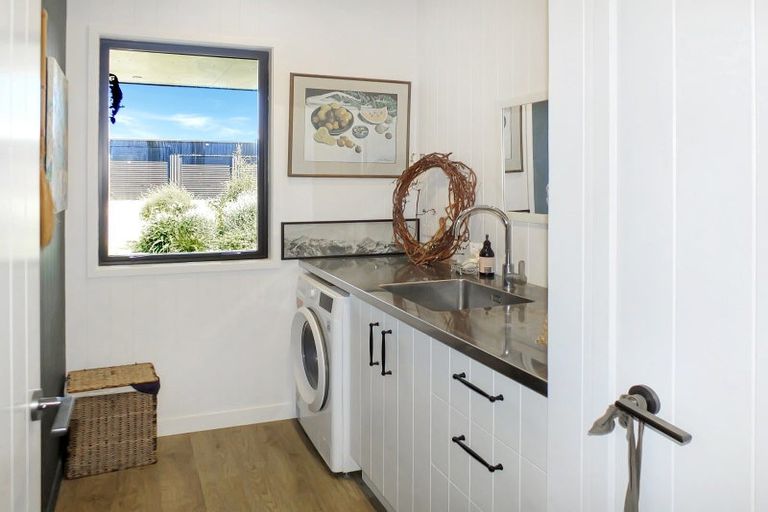 Photo of property in 9 Lakeview Drive, Foxton Beach, Foxton, 4815