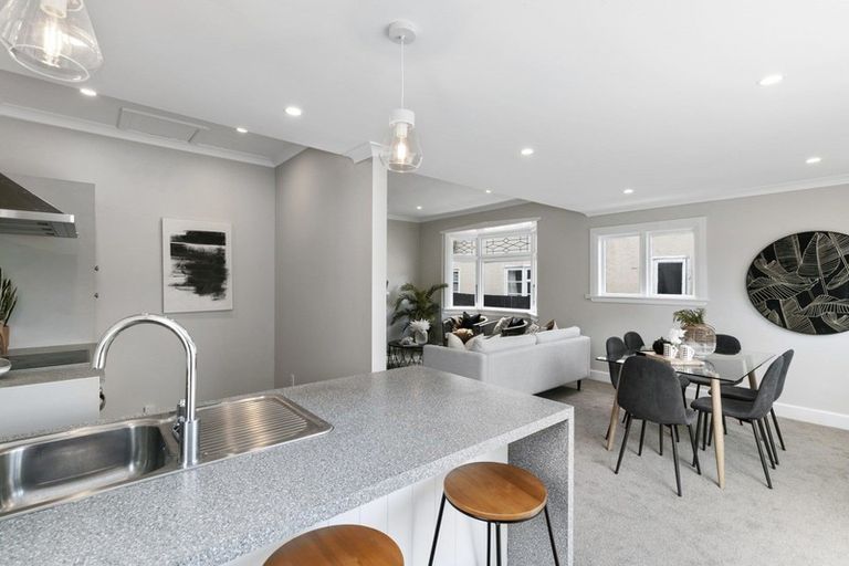 Photo of property in 135 Whites Line East, Waiwhetu, Lower Hutt, 5010