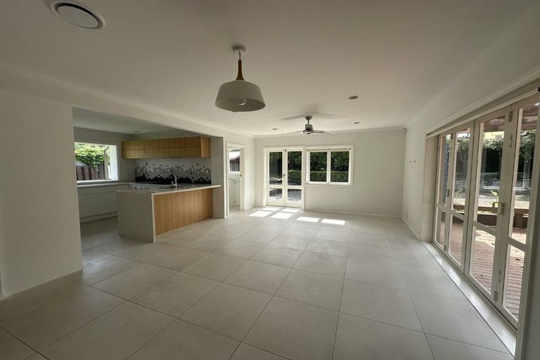Photo of property in 24 Tyrian Close, Half Moon Bay, Auckland, 2012