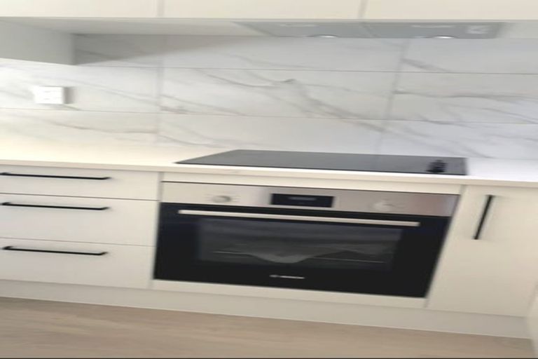 Photo of property in 17 Morihana Close, Glen Eden, 0602