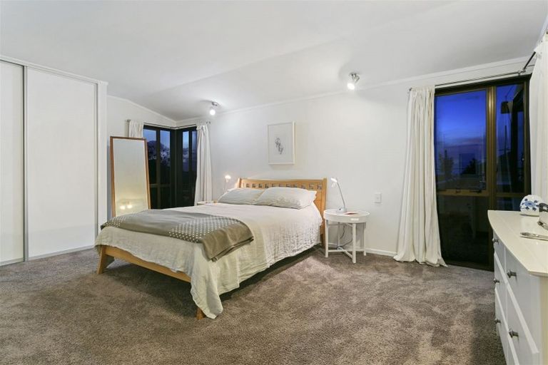 Photo of property in 1/72 Gulf View Road, Murrays Bay, Auckland, 0630