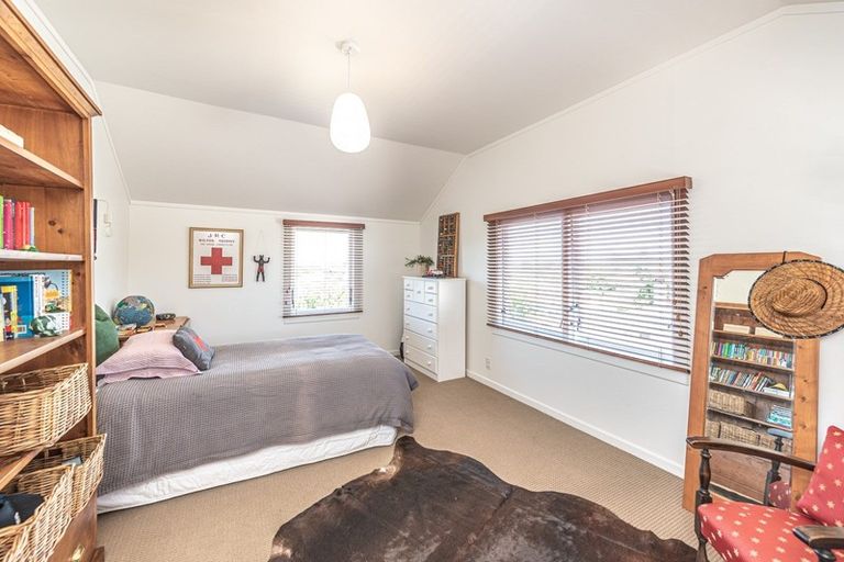Photo of property in 2 Eaton Crescent, Otamatea, Whanganui, 4500