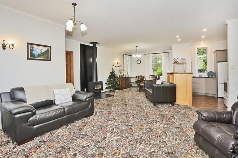 Photo of property in 1000 Lochiel-branxholme Road, Branxholme, Invercargill, 9874