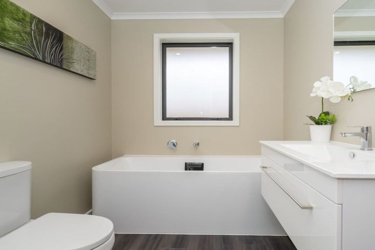 Photo of property in 4 Nore Street, Waihola, Milton, 9073