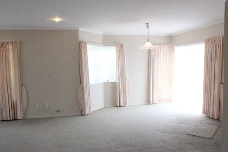 Photo of property in 26 Ballycullanie Place, Dannemora, Auckland, 2016
