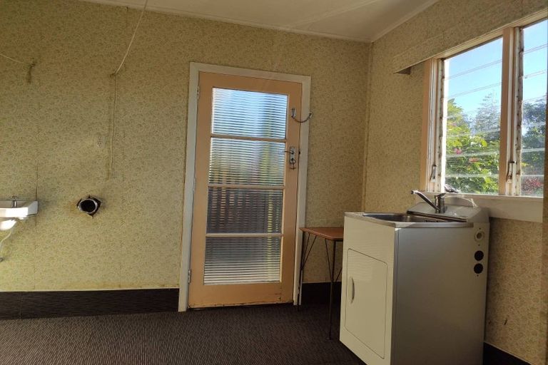 Photo of property in 20 Victoria Road, New Plymouth, 4310