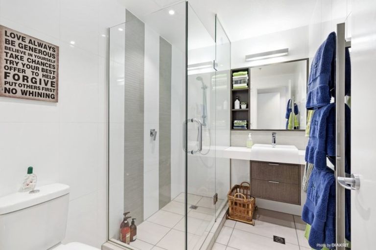 Photo of property in Piermont Apartments, 8e/82 Cable Street, Te Aro, Wellington, 6011