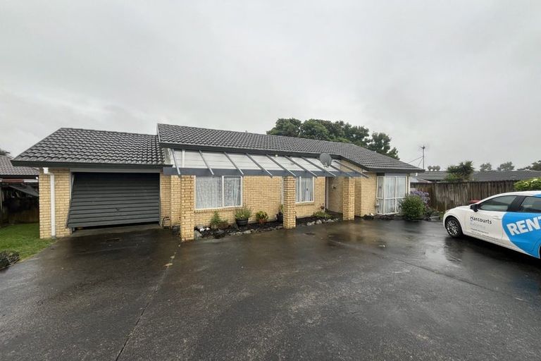 Photo of property in 1/12 Bernina Place, Weymouth, Auckland, 2103