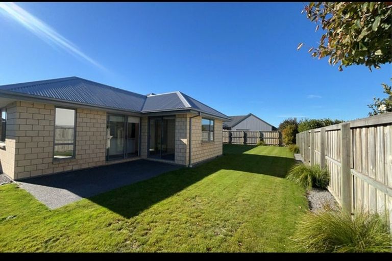 Photo of property in 118 Shillingford Boulevard, Rolleston, 7615
