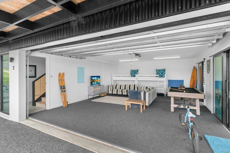 Photo of property in 2 Blue Moon Rise, Langs Beach, 0582