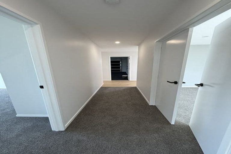 Photo of property in 5 Johnson Place, Stillwater, Silverdale, 0993