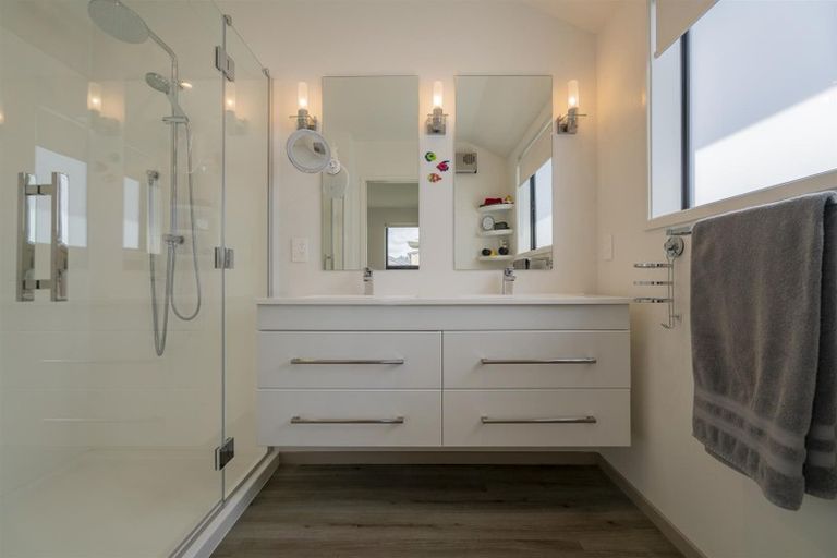 Photo of property in 4 Topping Place, Whitianga, 3510