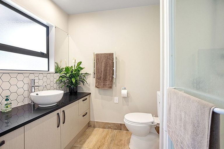 Photo of property in 16 Papaunahi Road, Bowentown, Katikati, 3177