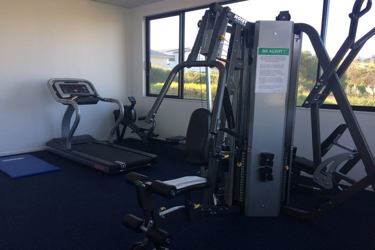 Photo of property in Apollo Apartments, 203/46 Rosedale Road, Rosedale, Auckland, 0632