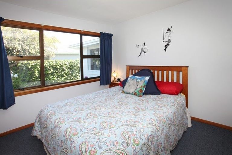 Photo of property in 594 Harewood Road, Harewood, Christchurch, 8051