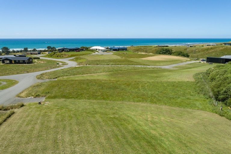 Photo of property in 5 Knoyle Road, Riversdale Beach, Masterton, 5872