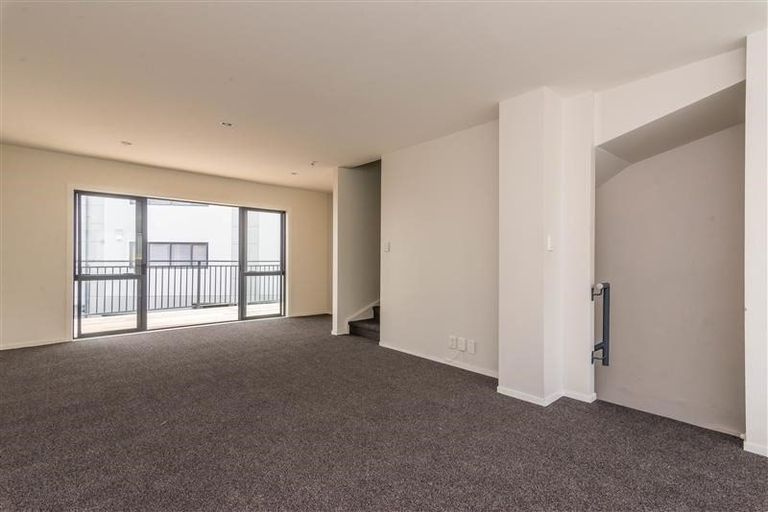 Photo of property in Krisley Court, 15/6 Ambrico Place, New Lynn, Auckland, 0600