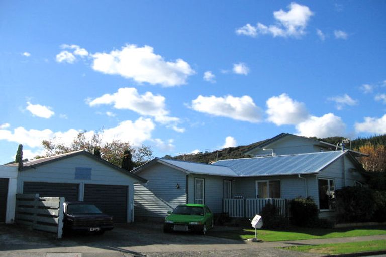 Photo of property in 2 Momona Street, Wainuiomata, Lower Hutt, 5014