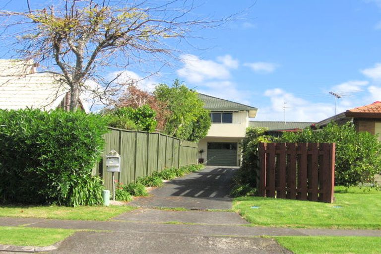 Photo of property in 58 Vivian Wilson Drive, Eastern Beach, Auckland, 2012