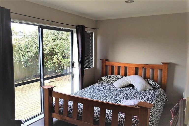Photo of property in 114 Pitt Avenue, Clendon Park, Auckland, 2103