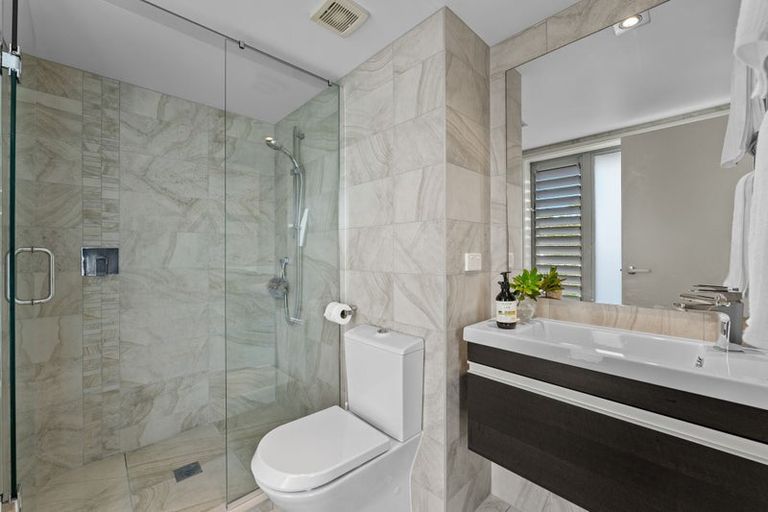 Photo of property in Montrose Villas, 441c Beach Road, Mairangi Bay, Auckland, 0630