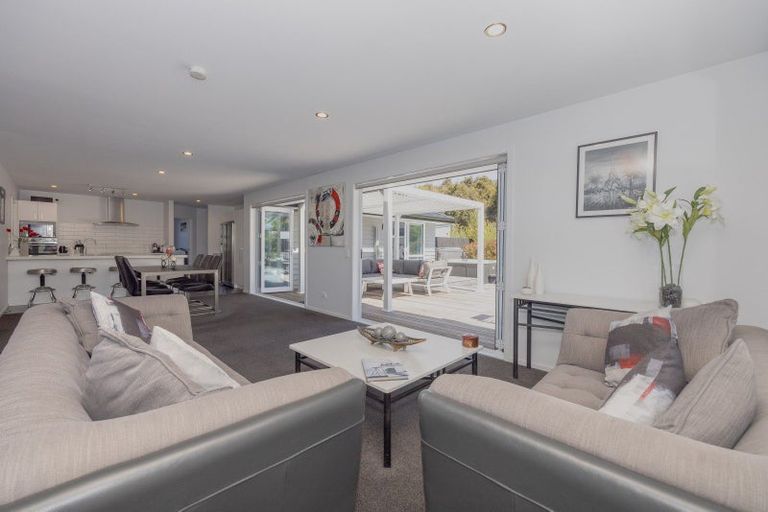 Photo of property in 43 Kingfisher Crescent, Albert Town, Wanaka, 9305