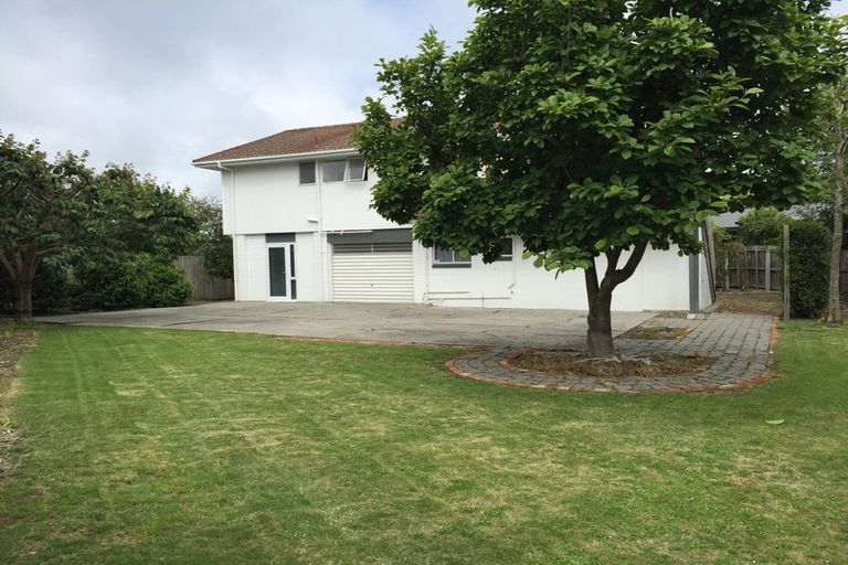 Photo of property in 12 Moorpark Place, Ilam, Christchurch, 8041